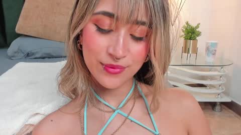 LucyJhonsonn online show from February 2025 02:59:02 AM