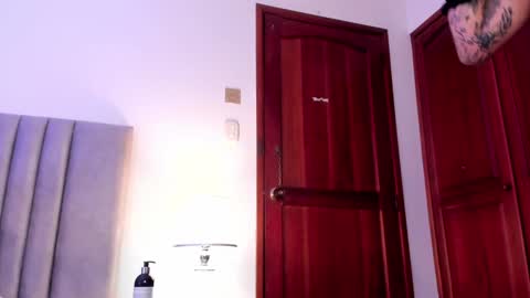 LucyJhonsonn online show from February 2025 04:15:02 AM