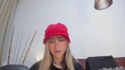 LucyJhonsonn online show from February 2025 12:48:01 AM