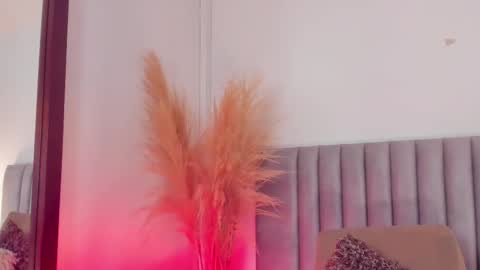 LucyJhonsonn online show from February 2025 04:15:01 AM