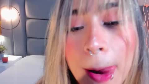 LucyJhonsonn online show from February 2025 01:11:02 AM