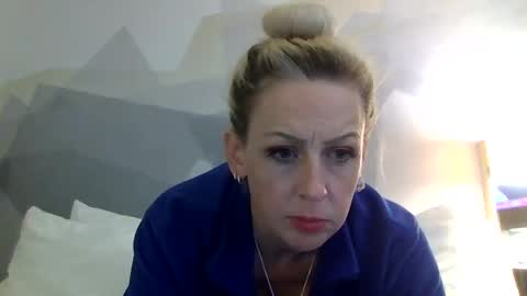 Lucy Loves Lookers online show from December 2024 05:26:01 AM