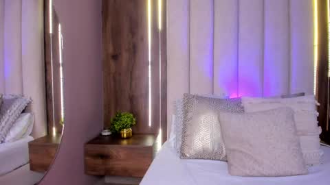 Lucy online show from October 2025 02:34:01 PM