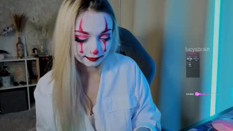 Snapshot of lucysbrain chatting on October 2025 05:14:02 PM Lucy online show from October 2025 05:14:02 PM