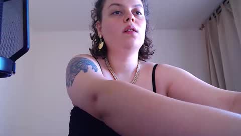 Snapshot of lucywmiller chatting on October 2025 09:18:02 AM Call me Lucy online show from October 2025 09:18:02 AM