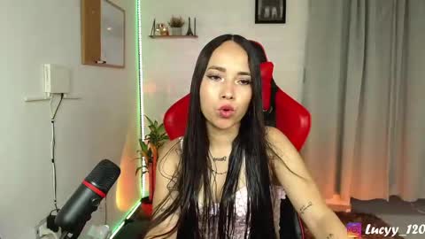 Snapshot of lucyy_rose chatting on February 2025 02:41:01 PM o online show from February 2025 02:41:01 PM