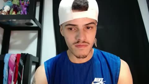 Snapshot of luis_as chatting on November 2025 01:27:01 AM Luis AS online show from November 2025 01:27:01 AM