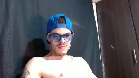 Snapshot of luis_as chatting on November 2025 10:15:01 PM Luis AS online show from November 2025 10:15:01 PM