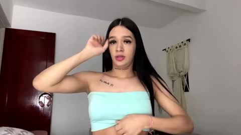   Luisa Fernanda  online show from October 2025 02:22:02 AM