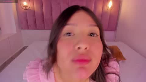 L U I S A online show from February 2025 07:42:02 PM