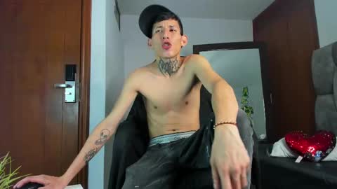 lujuriau_u online show from October 2025 03:49:01 AM