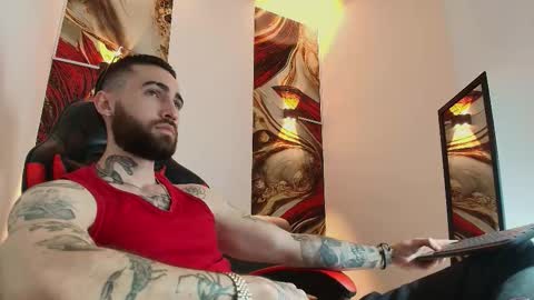 Snapshot of luke_davis01 chatting on October 2025 01:34:01 PM LUKE online show from October 2025 01:34:01 PM