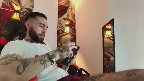 Snapshot of luke_davis01 chatting on October 2025 01:22:02 PM LUKE online show from October 2025 01:22:02 PM