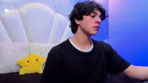 Snapshot of luke_howland chatting on December 2024 03:26:01 AM Luke online show from December 2024 03:26:01 AM