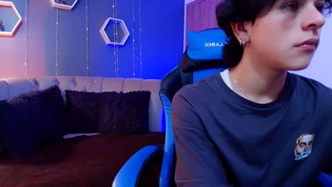 Snapshot of luke_howland chatting on January 2025 08:14:02 PM Luke online show from January 2025 08:14:02 PM