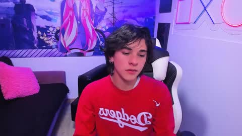 Snapshot of luke_howland chatting on January 2025 09:04:02 PM Luke online show from January 2025 09:04:02 PM