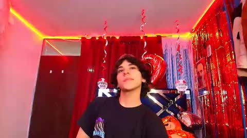 Snapshot of luke_howland chatting on February 2025 12:15:02 AM Luke online show from February 2025 12:15:02 AM