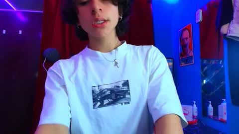 Snapshot of luke_howland chatting on February 2025 09:23:01 PM Luke online show from February 2025 09:23:01 PM