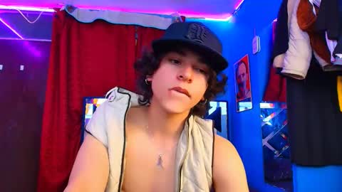 Snapshot of luke_howland chatting on March 2025 01:06:01 AM Luke online show from March 2025 01:06:01 AM