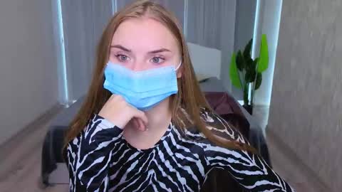 lukeriamoon online show from October 2025 06:37:01 AM