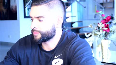 Lukhas f4f online show from January 2025 09:59:01 PM