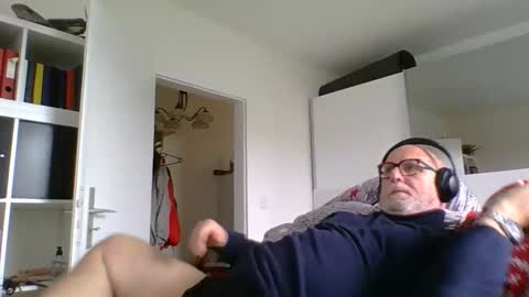 Snapshot of luley58 chatting on October 2025 12:48:02 PM luley58 online show from October 2025 12:48:02 PM