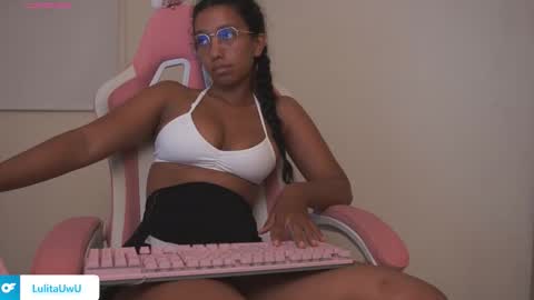 Snapshot of lulitauwu chatting on October 2025 04:02:02 AM lulitauwu online show from October 2025 04:02:02 AM