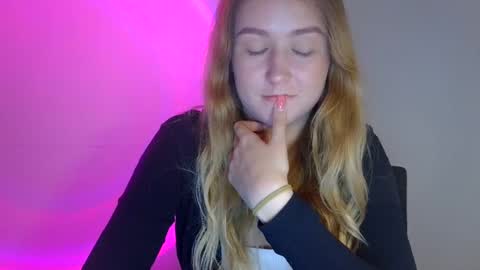 Snapshot of lulu_baby1 chatting on October 2025 08:15:01 PM Lulu Baby18 online show from October 2025 08:15:01 PM