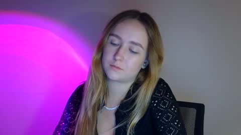 Snapshot of lulu_baby1 chatting on October 2025 07:22:01 PM Lulu Baby18 online show from October 2025 07:22:01 PM