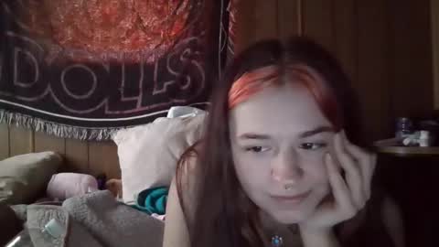 Snapshot of lulupixxx chatting on January 2025 07:18:02 PM Connie online show from January 2025 07:18:02 PM