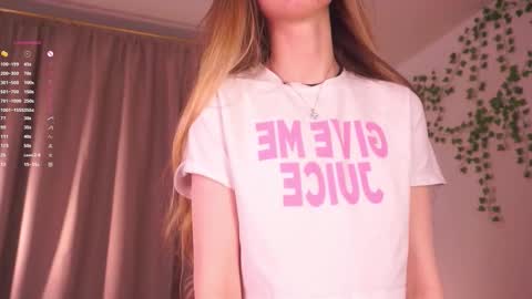 Snapshot of lumapop chatting on October 2025 09:28:01 AM Kate online show from October 2025 09:28:01 AM