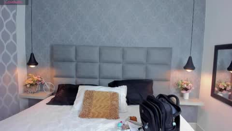 Snapshot of luna_bella3 chatting on December 2025 10:52:02 AM Luna online show from December 2025 10:52:02 AM