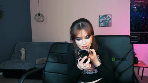 luna_berryy online show from December 2024 03:07:01 AM