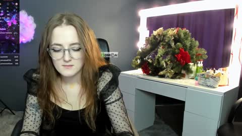 luna_berryy online show from December 2024 01:49:01 AM
