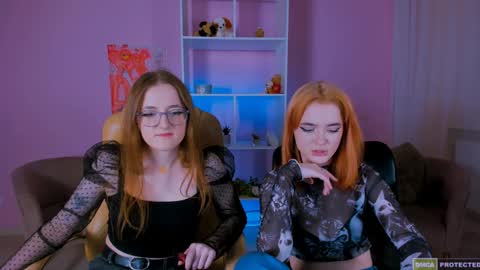 luna_berryy online show from December 2024 08:50:01 PM