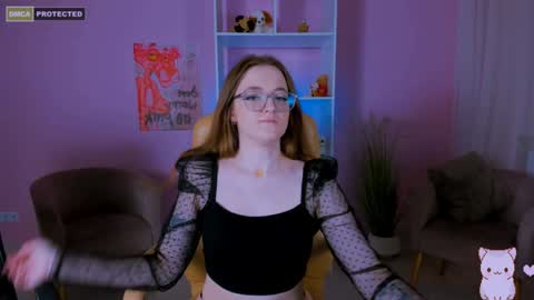 luna_berryy online show from December 2024 02:54:01 AM