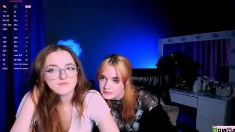 luna_berryy online show from January 2025 11:35:01 PM