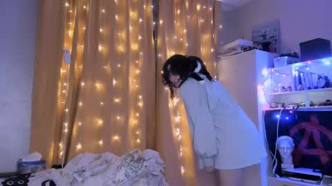 Luna online show from January 2025 11:46:01 PM