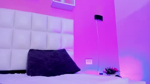 Luna online show from October 2025 09:01:01 PM