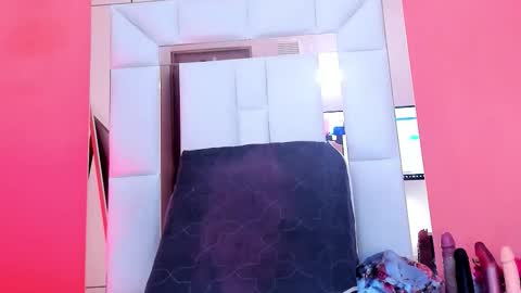 Luna online show from October 2025 12:33:01 PM