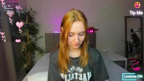 Luna online show from October 2025 11:23:01 PM