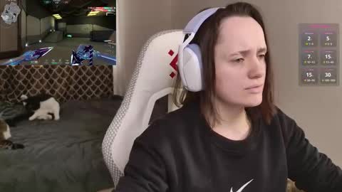 luna_loveeee online show from September 2025 04:38:02 AM