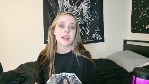 Snapshot of luna_lovelyy chatting on October 2025 04:12:02 AM Luna online show from October 2025 04:12:02 AM