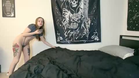 Snapshot of luna_lovelyy chatting on November 2025 10:56:02 PM Luna online show from November 2025 10:56:02 PM