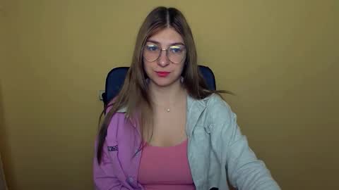 Luna online show from October 2025 09:43:01 AM