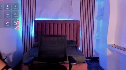 Luna  online show from September 2025 12:07:01 PM