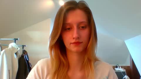 L U N A  online show from February 2025 11:17:01 AM