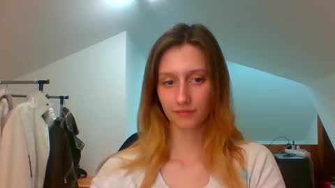L U N A  online show from March 2025 06:44:02 PM