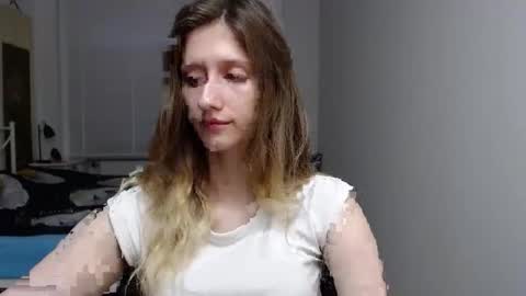 Snapshot of luna_xsensual chatting on October 2025 05:49:02 AM L U N A online show from October 2025 05:49:02 AM