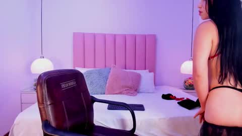 lunaa_skye online show from October 2025 04:59:02 PM